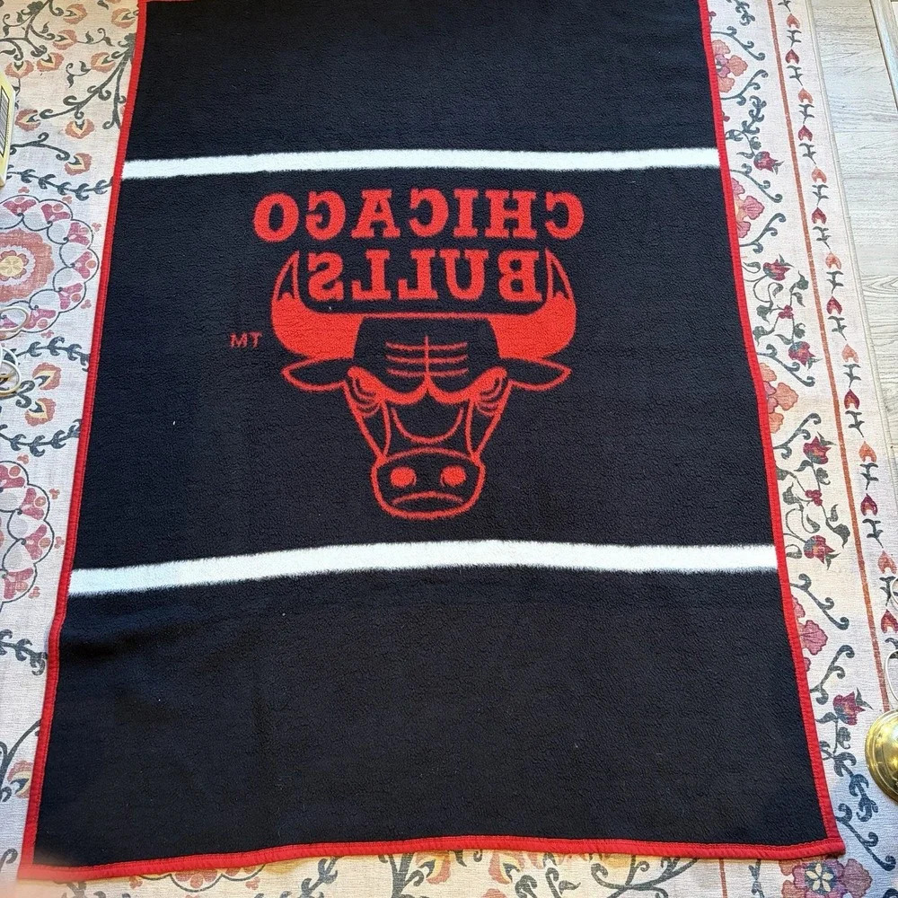 Chicago Bulls Biederlack‎ Blanket Throw Red Black 72"x51" NBA Basketball VTG USA - Picture 3 of 4